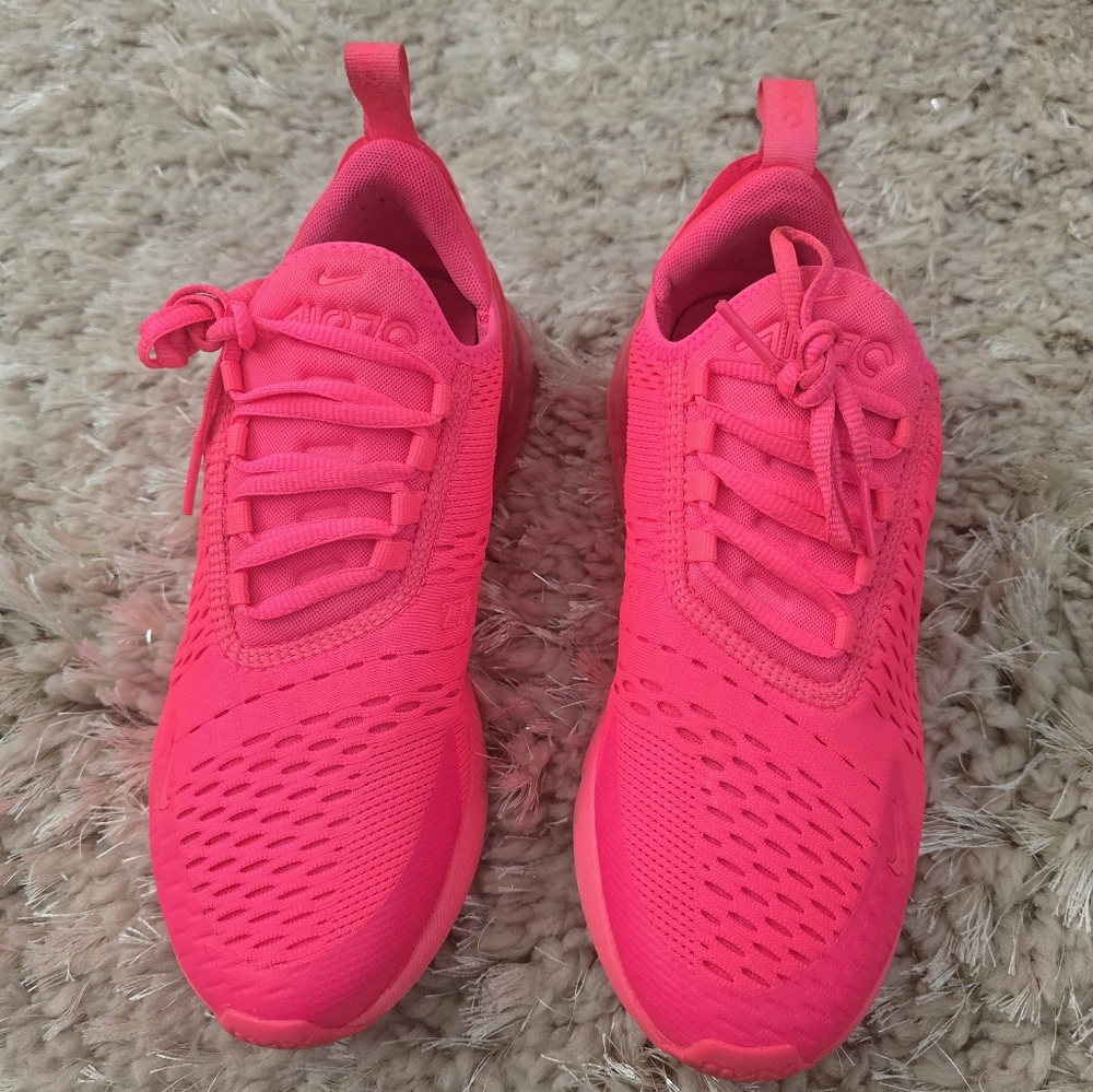 Nike Airmax 270 Hyper Pink Size 8 Womens